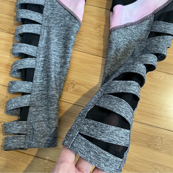 VS PINK Ultimate Yoga Leggings - Picture 14 of 15